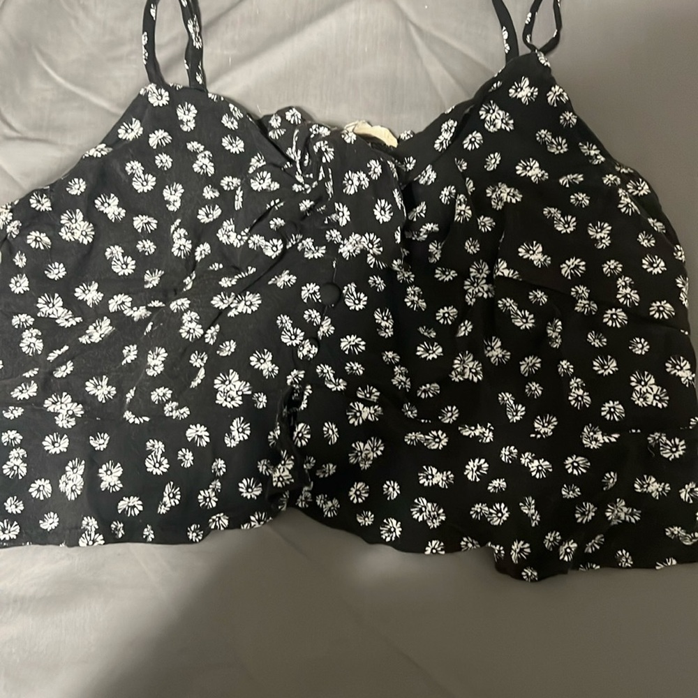 Black tank top with white flowers, from L.A. HEARTS, size s